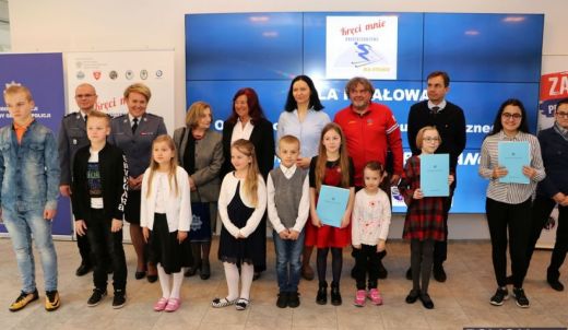 Uczniowie naszej szkoły promują bezpieczeństwo na stokach na