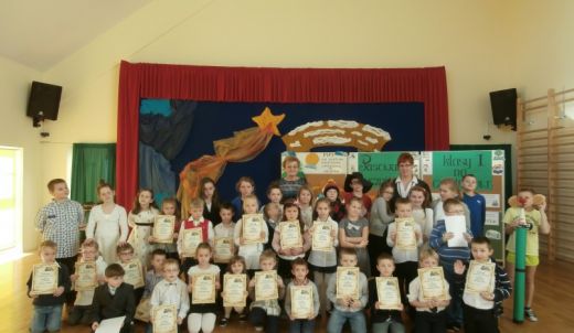 Pierwszoklasiści zostali "pasowani" na czytelników